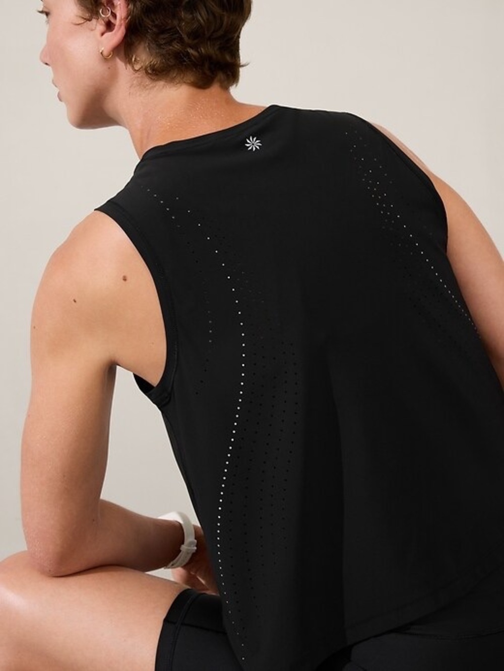 Athleta Ultimate Lasercut Muscle Tank Medium Black UPF 50+ Sun Protection Sz XL